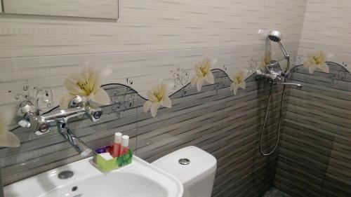 Vonios kambarys apgyvendinimo įstaigoje Hotel Isani