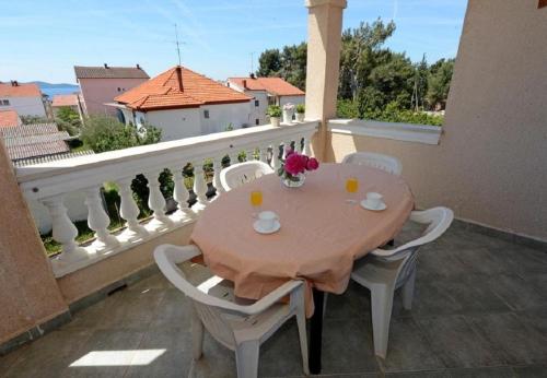 En balkong eller terrasse på Apartments Ankica - 150 m from beach