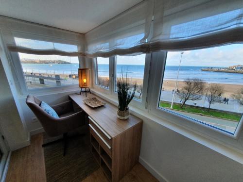 Playa 12 - El lujo de estar en 1ª Línea de playa - VUT-4043-AS