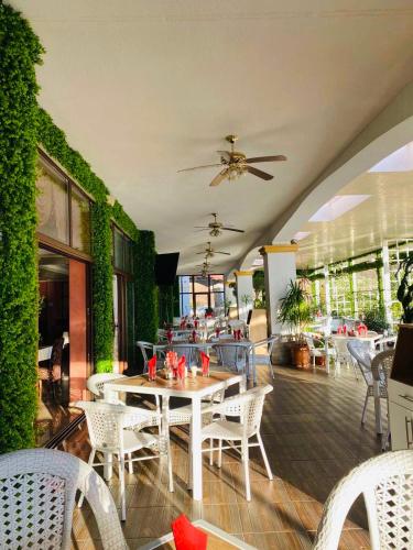 Ресторан / где поесть в Hotel Paradise