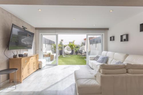 Modern 3 Bedroom Duplex Adeje City Center Wifi