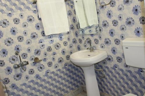 Gallery image of Trimrooms @ Katra Railway Station in Katra