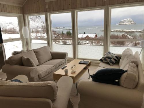 Χώρος καθιστικού στο Cabin Panorama Lofoten with Jacuzzi Magic view