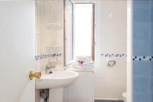 Ένα μπάνιο στο Apartamento Ferrera Park 306
