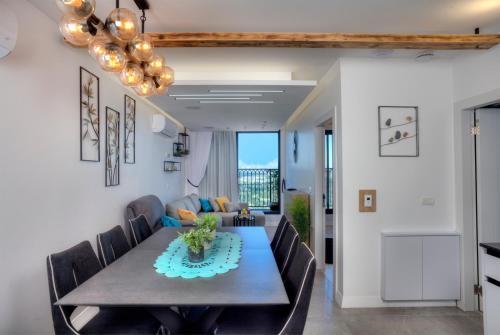 Galería fotográfica de Open Skys en Safed