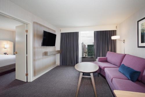 Crowne Plaza Kansas City Downtown, an IHG Hotel Image