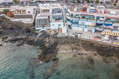 Seaview Coastal Home on front line with amazing sea views and large terrace
