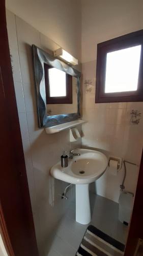 Ένα μπάνιο στο Sunny Almond Studios