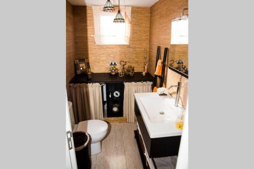 A bathroom at Apartamento moderno en Vimianzo, Costa da Morte, Galicia