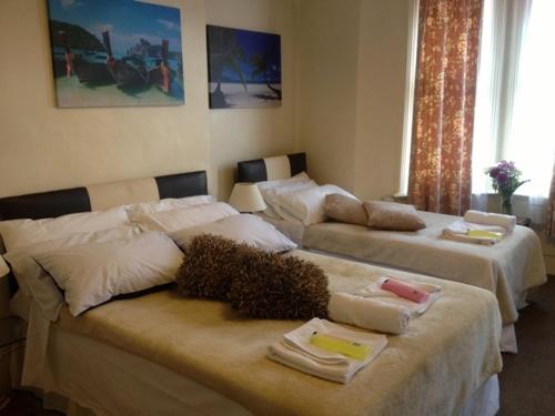 Ένα ή περισσότερα κρεβάτια σε δωμάτιο στο The Crystal Lodge Hotel