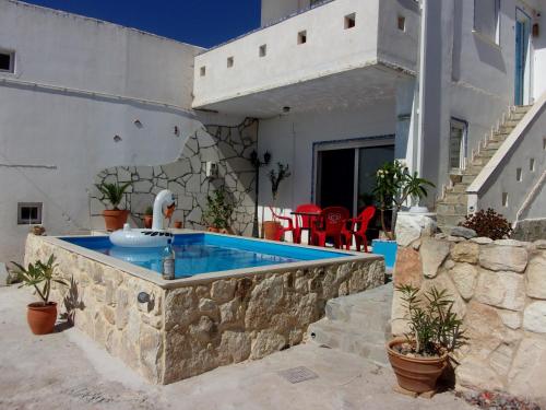 45m2 apartment on the ground floor with terrace and private pool on the terrace