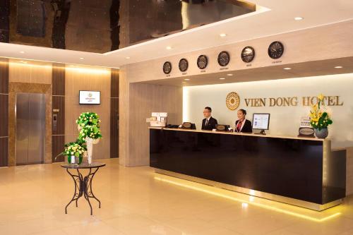 The lobby or reception area at Vien Dong Hotel