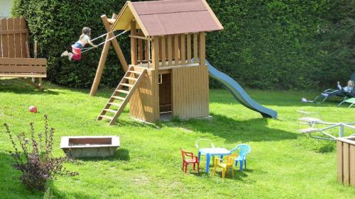Kawasan permainan kanak-kanak di Ferienbauernhof Mehlbach
