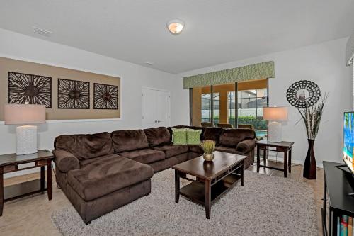 Elegant Villa wPrivate PoolSpa Game Room photo 10
