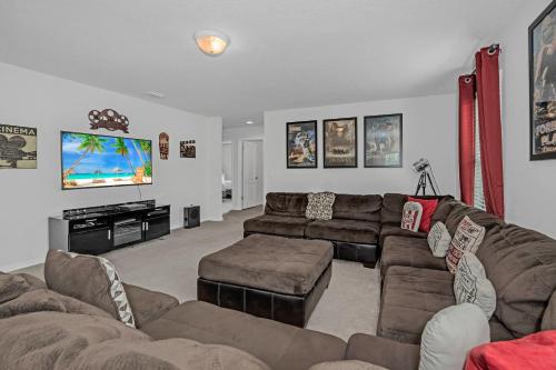 Elegant Villa wPrivate PoolSpa Game Room photo 21