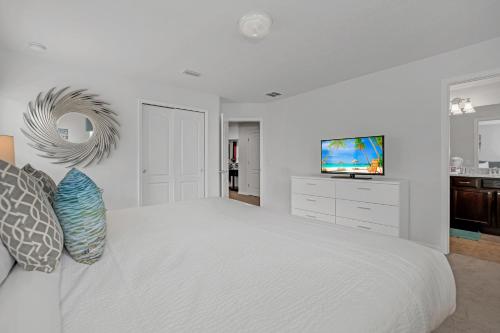 Elegant Villa wPrivate PoolSpa Game Room photo 26
