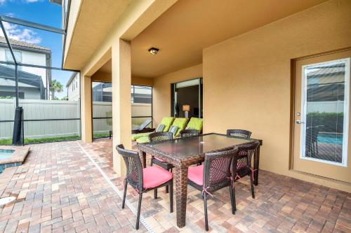 Elegant Villa wPrivate PoolSpa Game Room photo 38