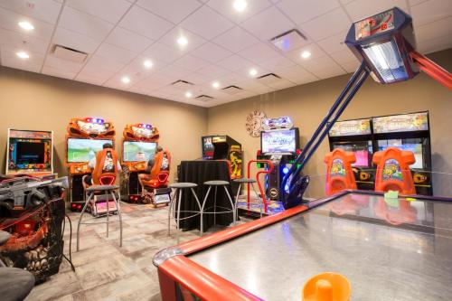 Elegant Villa wPrivate PoolSpa Game Room photo 55
