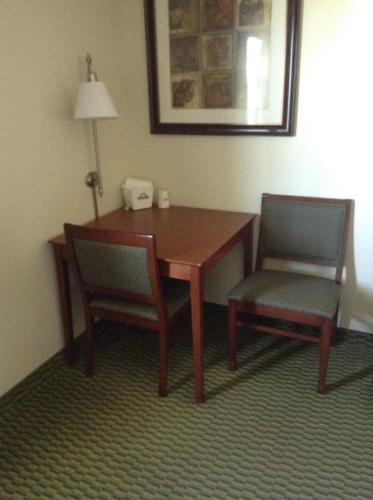 Zona de estar de Days Inn by Wyndham Carroll