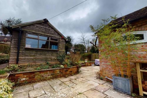 Gallery image of Idyllic three bedroom Cotswold Cottage nr Moreton-In-Marsh in Wolford