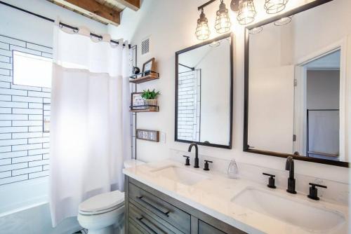 Charming Smoky Mountain Tiny House – Photos 5
