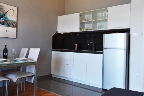 Η κουζίνα ή μικρή κουζίνα στο Villa NEDE 3