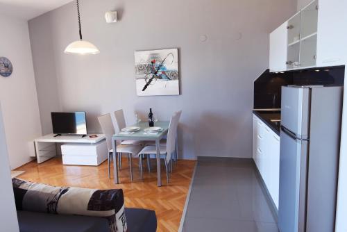 Η κουζίνα ή μικρή κουζίνα στο Villa NEDE 3