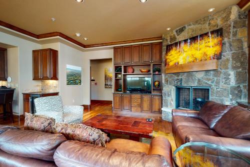 Lion Square Lodge Tower T401 – Photos 5