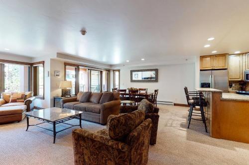 Lion Square Lodge North 296 – Photos 5