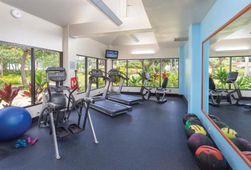 Das Fitnesscenter und/oder die Fitnesseinrichtungen in der Unterkunft Kauai Coast Resort at the Beach Boy