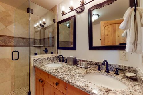 Gallery image of Lion Square Lodge East 310A in Vail