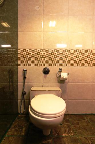 Un baño de Icon Suites by Bhagini