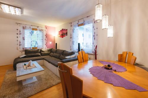 A seating area at Apartments Lake Bohinj Medja