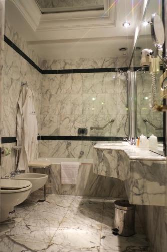 Koupelna v ubytování Hotel Albani Firenze