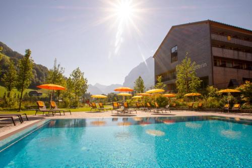 Bazén v ubytování Hotel die Wälderin-Wellness, Sport & Natur nebo v jeho okolí
