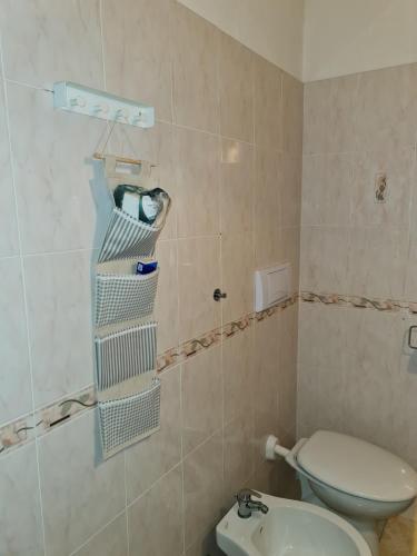 Ένα μπάνιο στο Da Michele.