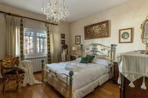 Giường trong phòng chung tại Waou Deluxe Cottage Titulcia