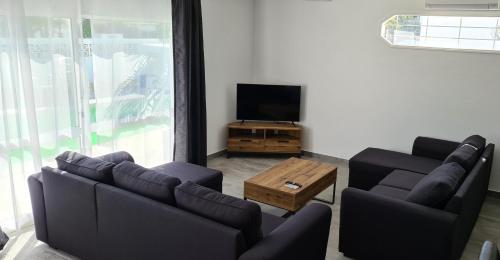 Oura - Large Villa - Private Pool - 5 Bedrooms