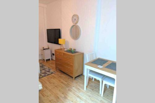 Cozy 1BR Apt Cardiff Bay Great Value Stay photo 12