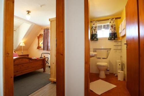 Ein Badezimmer in der Unterkunft Landhaus-Vintage Fe-Wo-Apartment 5