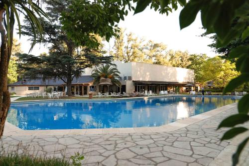 Bazén v ubytování Howard Johnson Resort & Spa Escobar nebo v jeho okolí