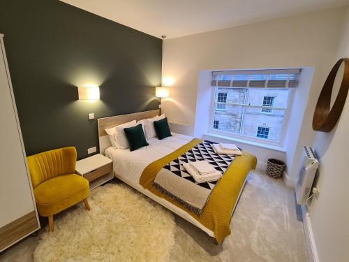 The Taylor Suite - Stunning 2-ensuite beds, Cathedral view roof garden