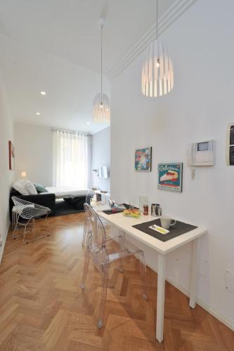 Crispi Modern Flat in the Historic Center