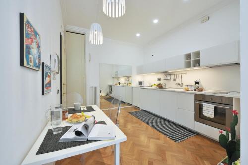 Crispi Modern Flat in the Historic Center