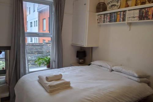 Легло или легла в стая в Quirky flat with private deck in Bristol centre!