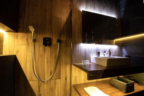 A bathroom at Apart-hotel Vershina