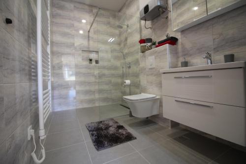 makarska centre1free parking 1 floor