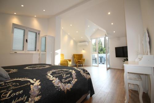 makarska centre1free parking 1 floor