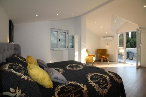 makarska centre1free parking 1 floor
