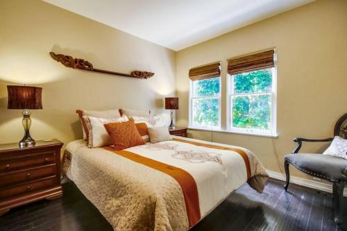 מיטה או מיטות בחדר ב-OCEAN VIEW - entire home - Excellent location